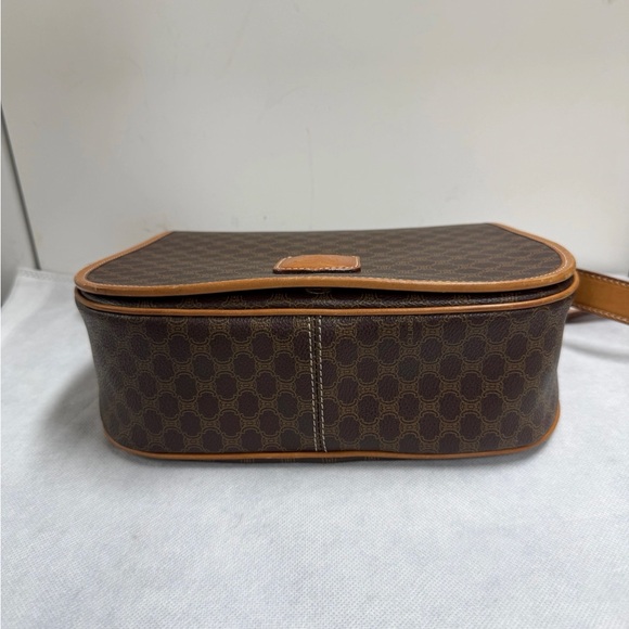 Celine Tan Leather Interior Bag - Picture 2 of 16